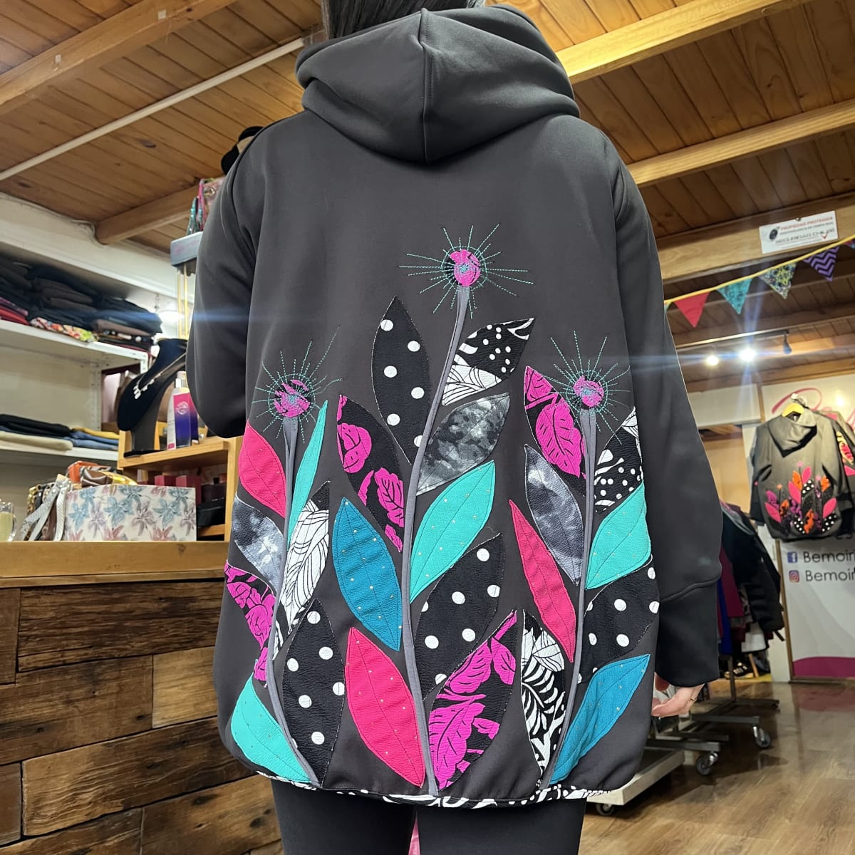 Chaqueta Ultravioleta Mila negro interior peluda diente de leon1