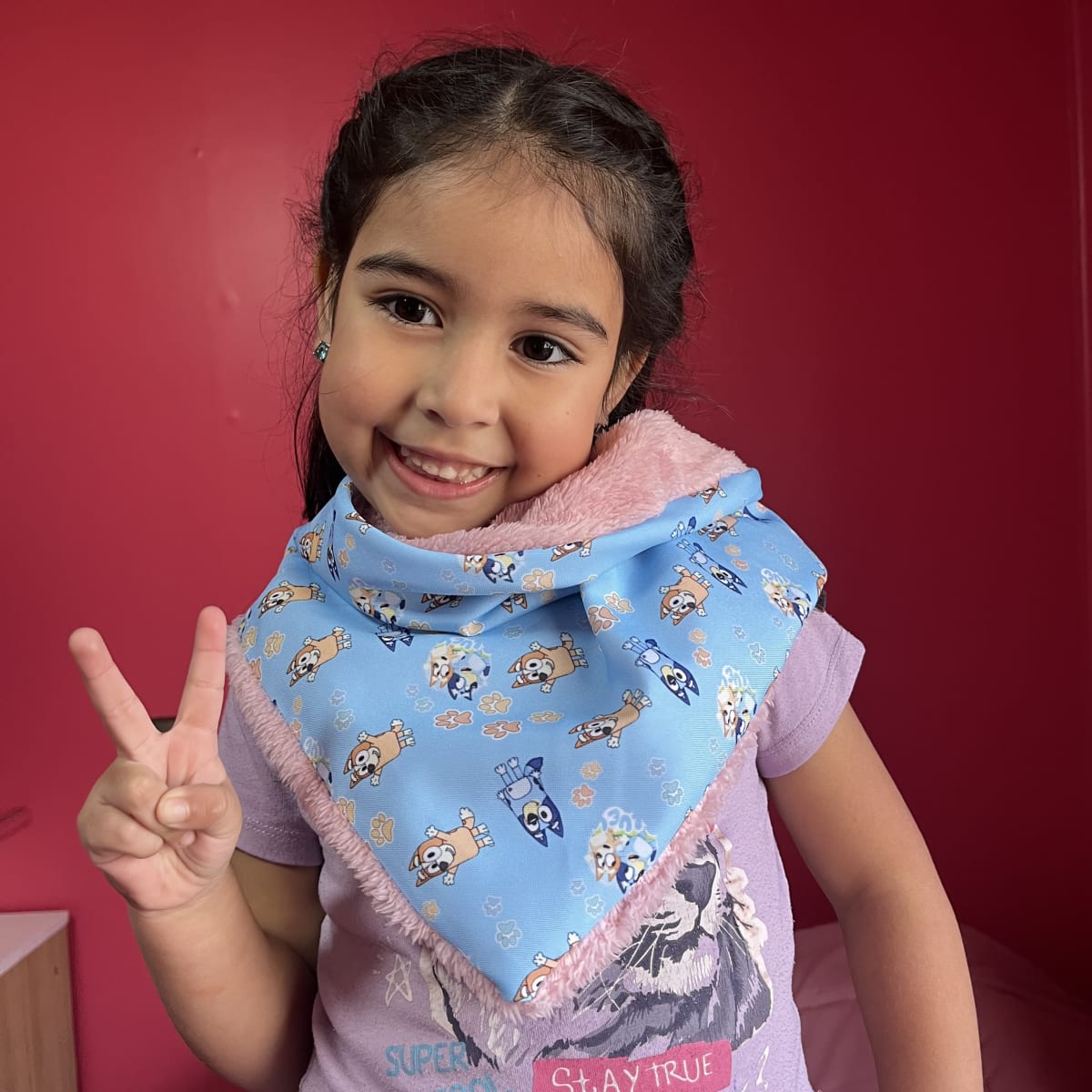 Bandana Isidora Bluey palo rosa2