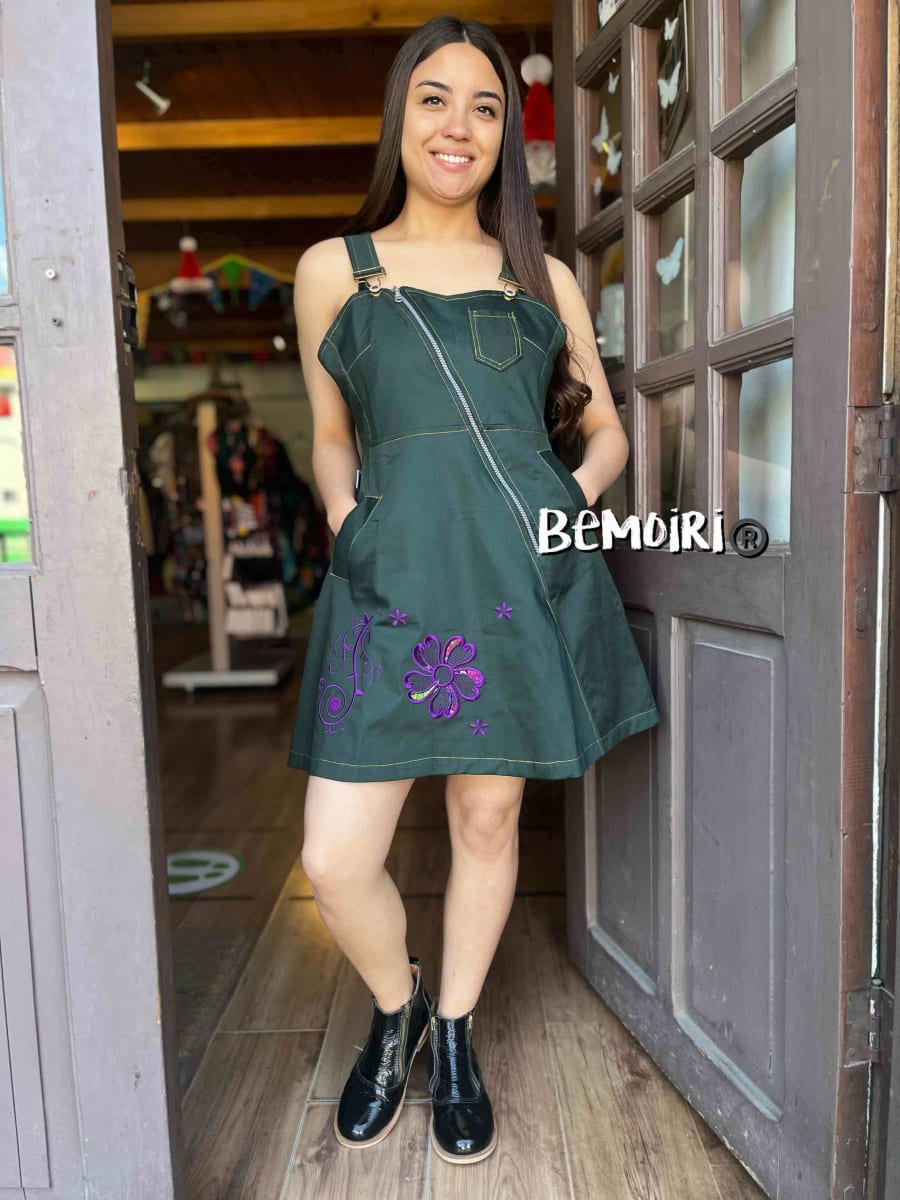 Vestido | jardinera gabardina verde bordada1