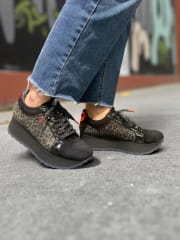 DEPORTIVO FLINT SERRAJE NEGRO LEO