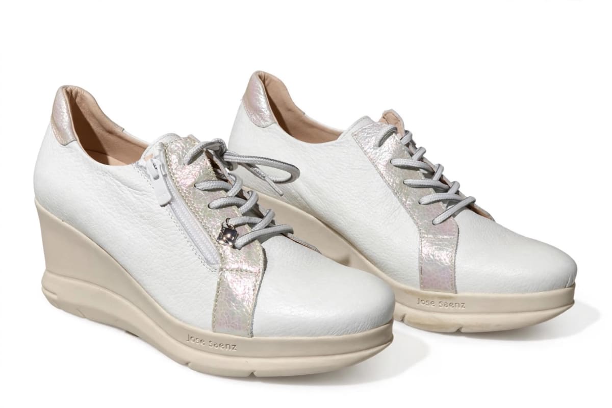 ZAPATO ANDREA BLANCO CORDONES NRO 402