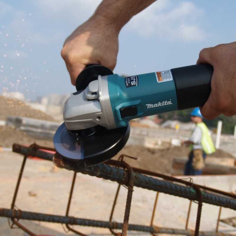 AMOLADORA ANGULAR 4 1/2'' 1400W 12000 RPM (VELOCIDAD VARIABLE) MAKITA 9564PCV3