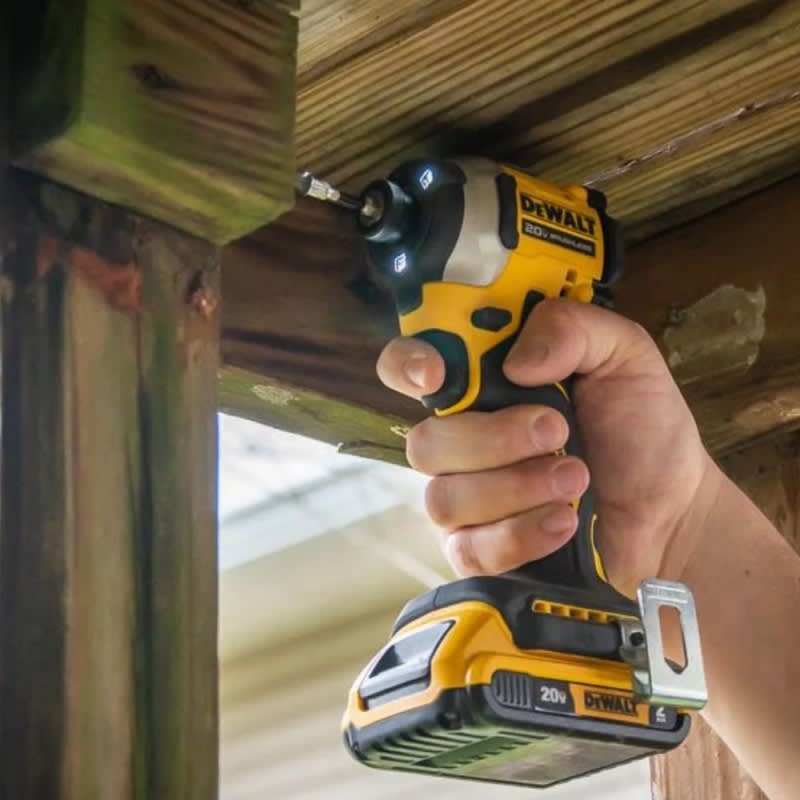 Atornillador de Impacto 1/4'' Hex 20V Brushless 205Nm Baretool Dewalt DCF850B6