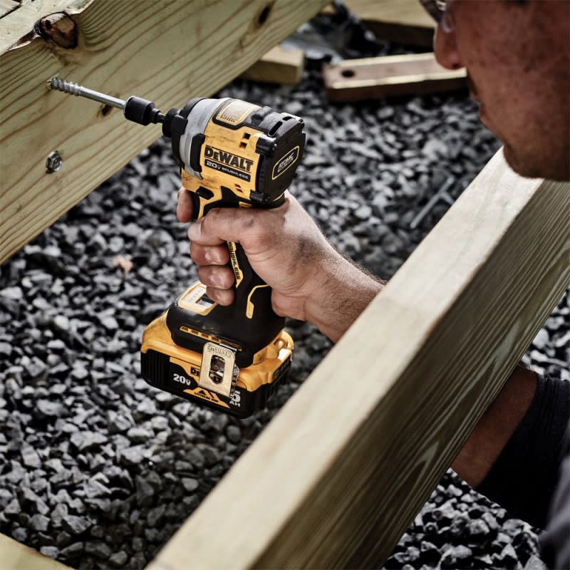 Atornillador de Impacto 1/4'' Hex 20V Brushless 205Nm Baretool Dewalt DCF850B5