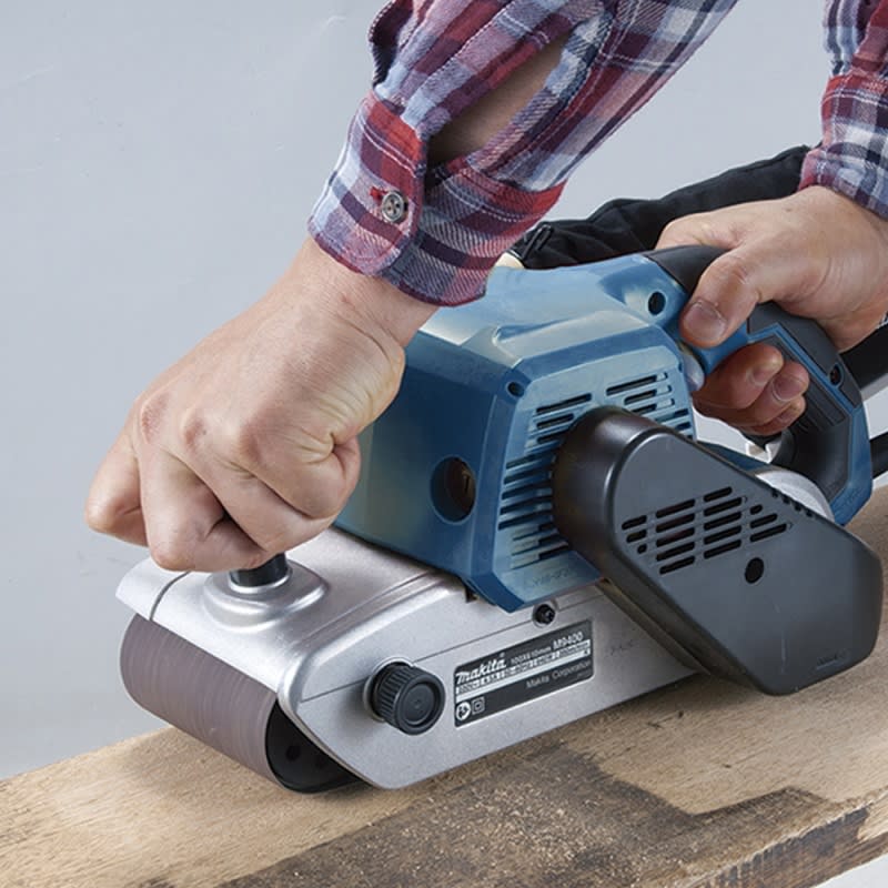 LIJADORA DE BANDA MAKITA 940W 00 MM X 610 MM M9400B3