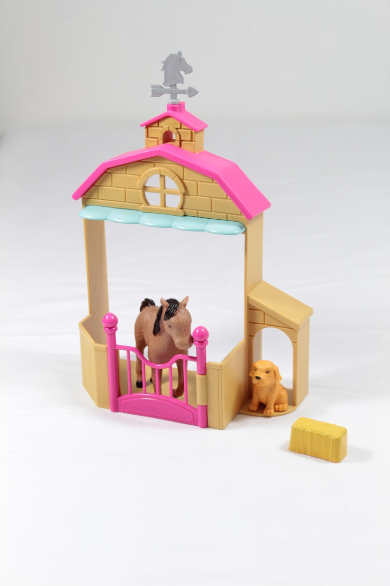 Muñeca Veterinaria con Caballo y Establo – Set de Juego Interactivo5