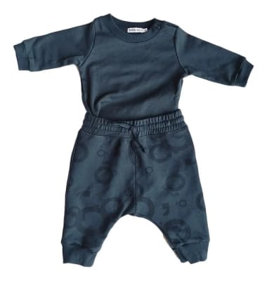 SET ROPA BEBÉ POLERA CON CODERAS NARANJAS Y PANTALÓN AZUL1