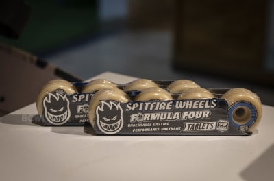 Ruedas Spitfire F4 Tablets Natural 99 Du 52 mm Ruedas Spitfire F4 Tablets Natural 99 Du 52 mm