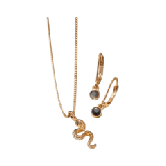 COLECCION AMARU 1 COLLAR + 1 PAR DE ARETES YANBAL