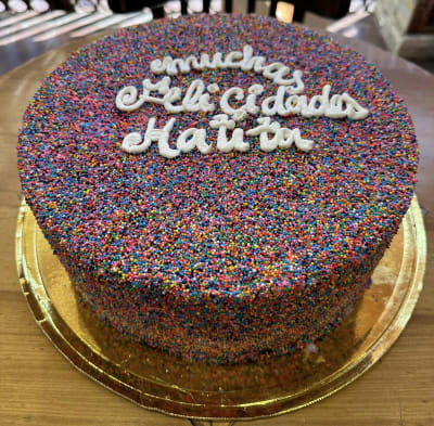 Torta Temática Chispitas de Colores