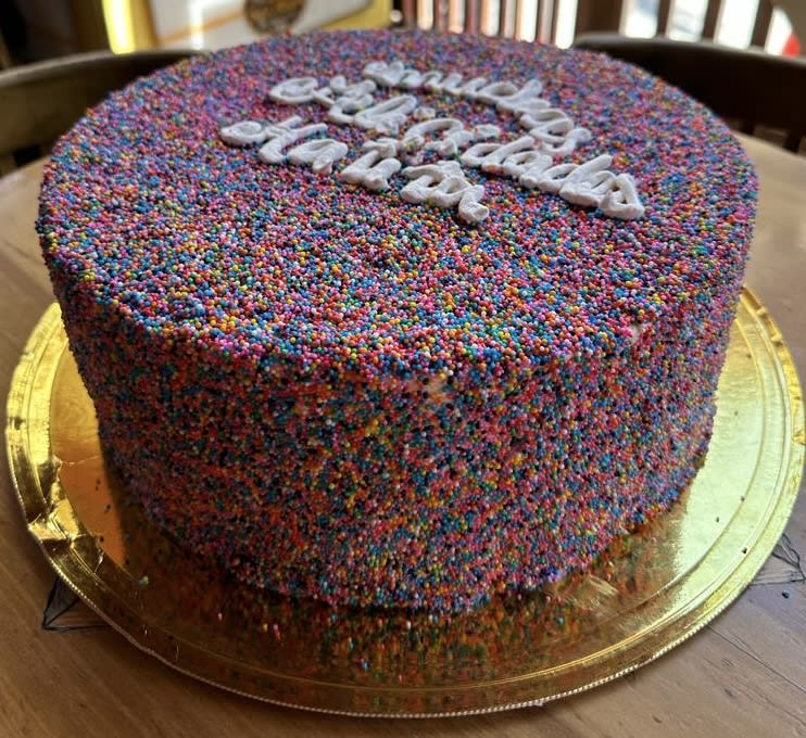 Torta Temática Chispitas de Colores2