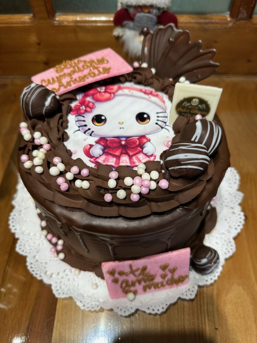 Tortas temáticas Kitty Chocolate2