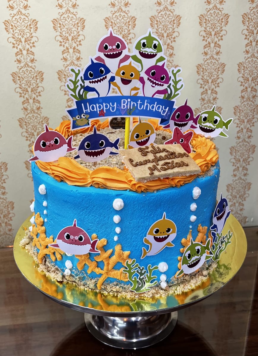Torta Temática Baby Shark1