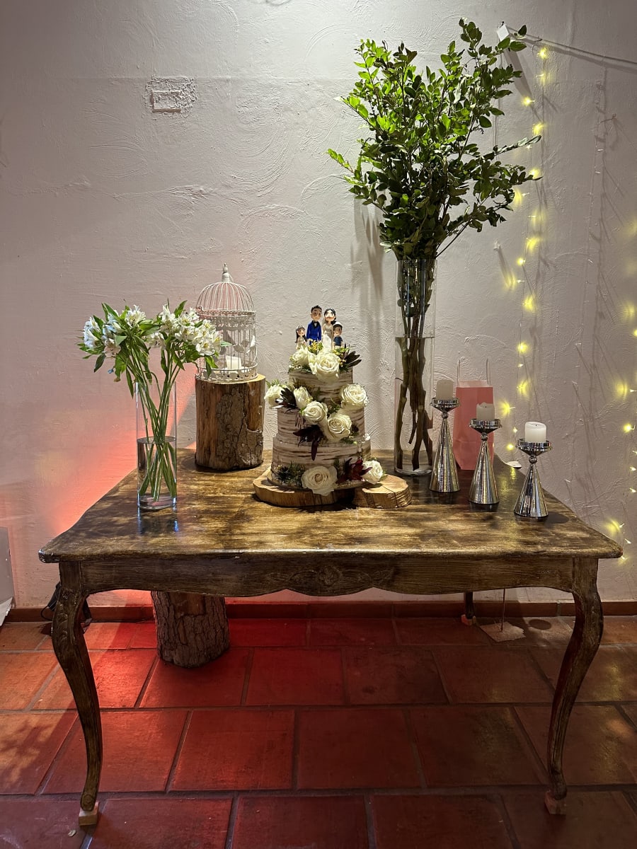 Torta Novios Temática Desnuda & Rosas Crema2