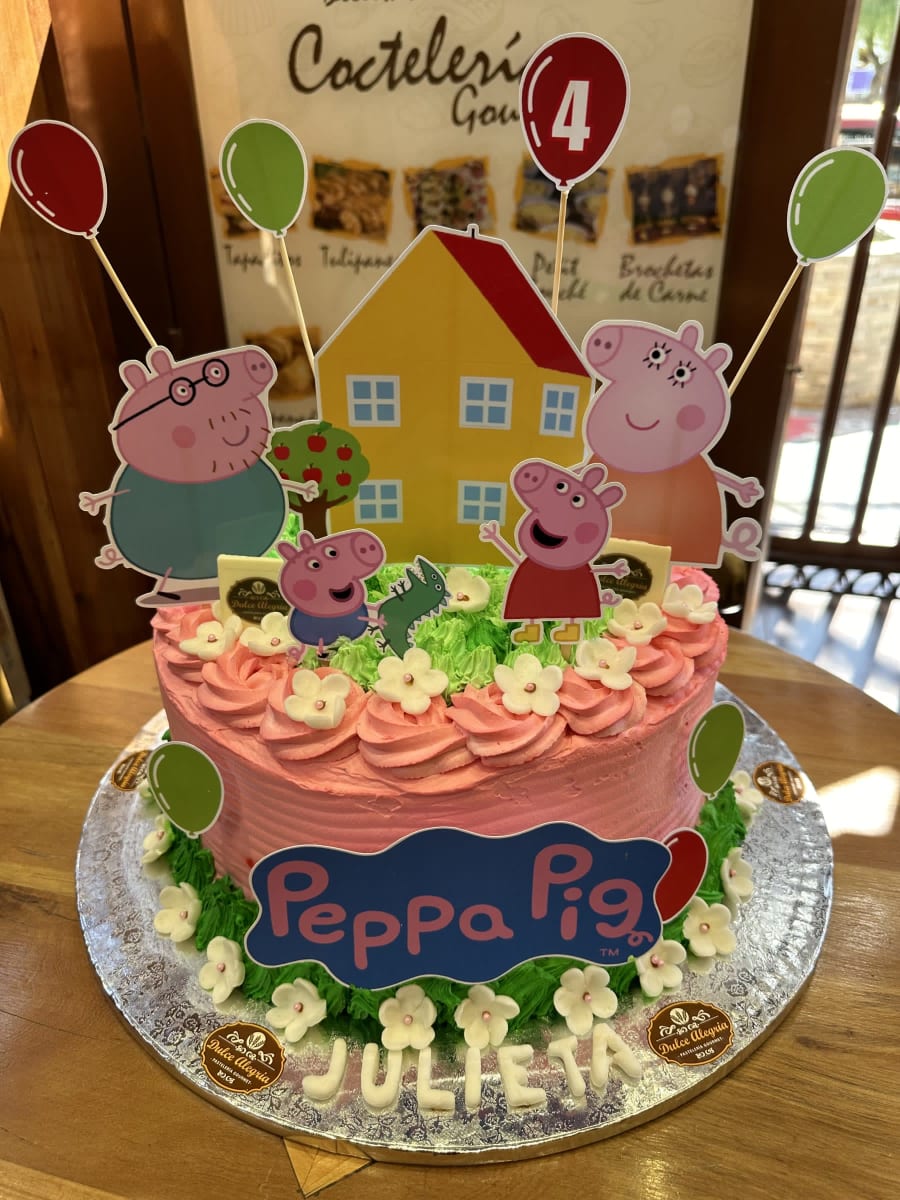 Torta Temática Peppa Pig1