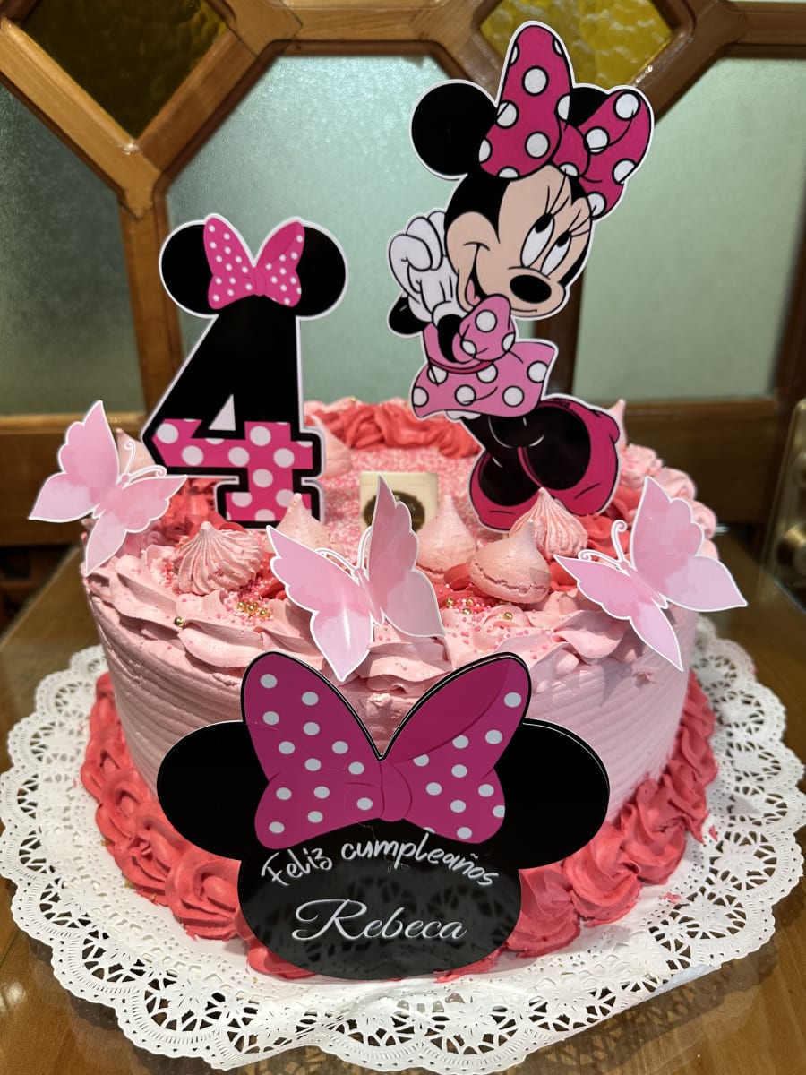 Torta Temática Minnie Mouse1