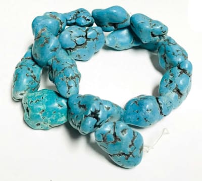 Turquesa Reconstituída Nugget 15-25mm (Tira)1