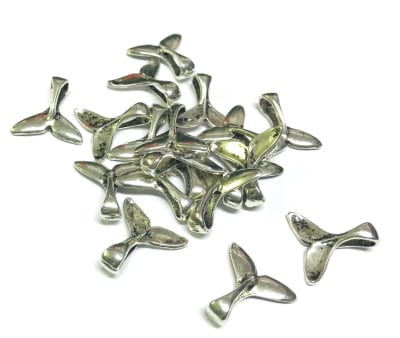 Colgante Metal Plateado Cola de Sirena 18mm (10 Unidades)