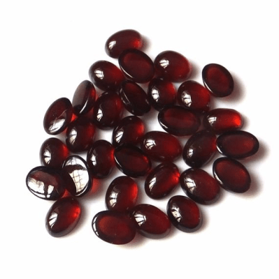 8X6mm Granate Coubuchón Oval (Un)