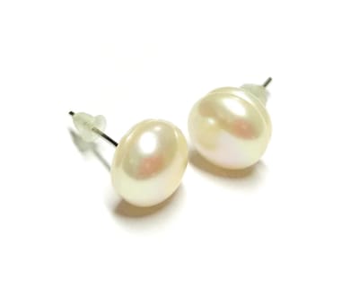 Aros Perla Natural Botón Crema 10mm (Par)
