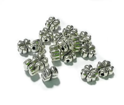 Divisor Metal Plateado Trébol 4 Hojas 8mm (10 Unidades)