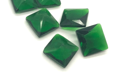 2.5x2.5mm Esmeraldina Natural Cuadrada (Un)