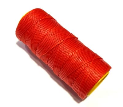 Hilo 100% Poliéster Encerado Salmón (Rollo 50 gramos)