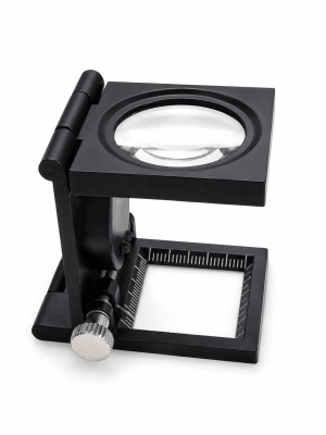 Lupa Cuenta Hilos Metal 15X Plegable Luz (Unidad)