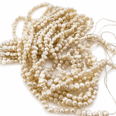 Perla Natural Mini Nugget Crema 4-5mm (Tira)1