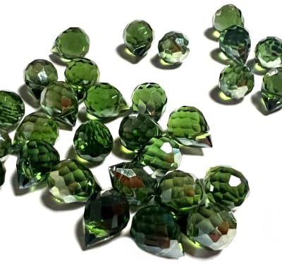 Gota Cristal Verde Satín Perforada 10x8mm (10 Unidades)