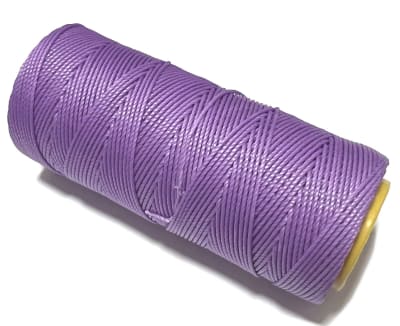 Hilo 100% Poliéster Encerado Lila 1146 (Rollo 50 gramos)