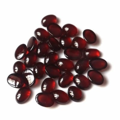 6x4mm Granate Coubuchón Oval (Un)
