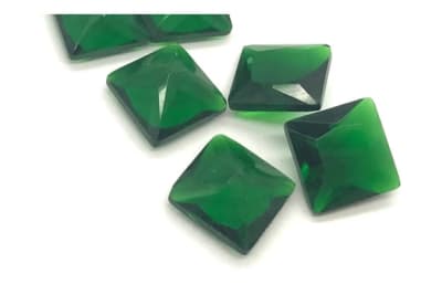 3x3mm Esmeraldina Natural Cuadrada (Un)