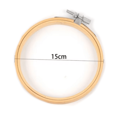 Marco Bordado Madera Broche Metal 15 cms (Unidad)1