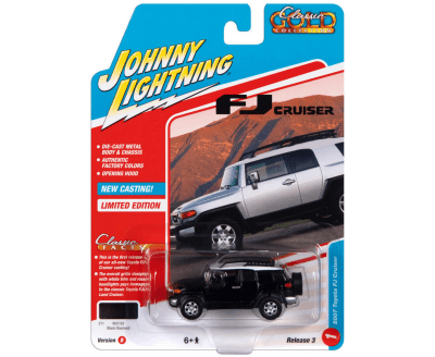 Toyota FJ Cruiser 2007 Black Diamond Classic Gold Collection - Johnny Lightning1