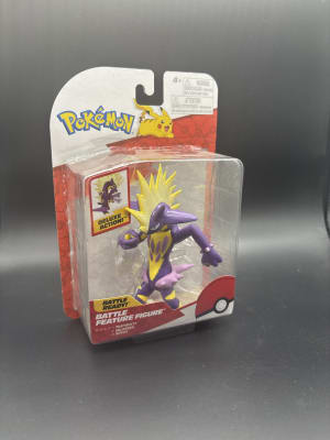 Pokémon Battle Feature Figure Toxtricity Figura Eléctrica Venenosa1
