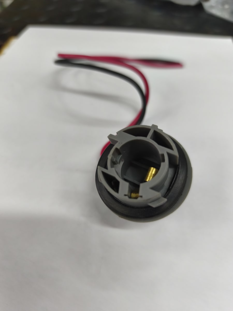 SOQUETE AMPOLLETA 1 CONTACTO PATA PAREJA3