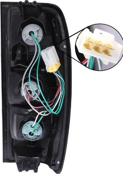 FAROL FOCO TRASERO IZQUIERDO TERRANO 2WD/4WD 1998-20112