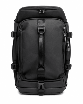 MOCHILA NEGRA IMPERMEABLE CON MULTIPLES CIERRES Y COMPARTIMENTOS.1