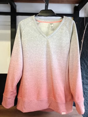 POLERA DEPORTIVA TÉCNICA PARA MUJER, TRANSPIRABLE Y CÓMODA PARA ACTIVIDADES AL AIRE LIBRE1