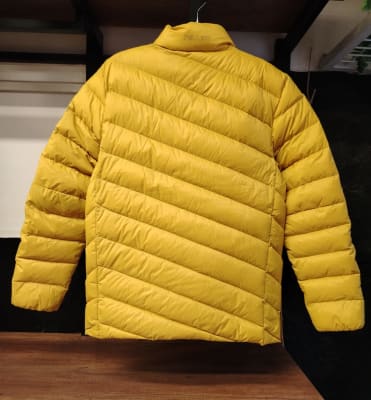 CASACA DE PLUMA DE PATO PARA VARÓN – AMARILLO/NEGRO – PELLIOT1