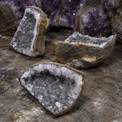 PIEDRAS AMATISTA MEDIANAS – MEDIUM GEM PACK – ROCAS PURIFICADAS DE ENERGÍA Y COLOR PROFUNDO