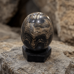 Figura Geoidal Tallado Piedra Natural: Amuleto de Renacimiento, Vitalidad y Nueva Energía Decorativa