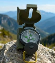 OUTDOOR PRO COMPASS | BRÚJULA DE AVENTURA