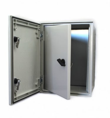 GABINETE POLIESTER 400X300X200MM C/P INTERIOR