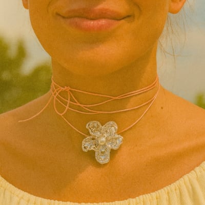 Collar Flor Plateada Choker1