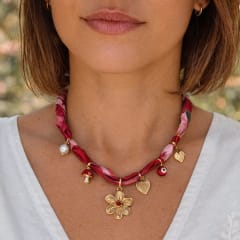 Collar Red Bloom