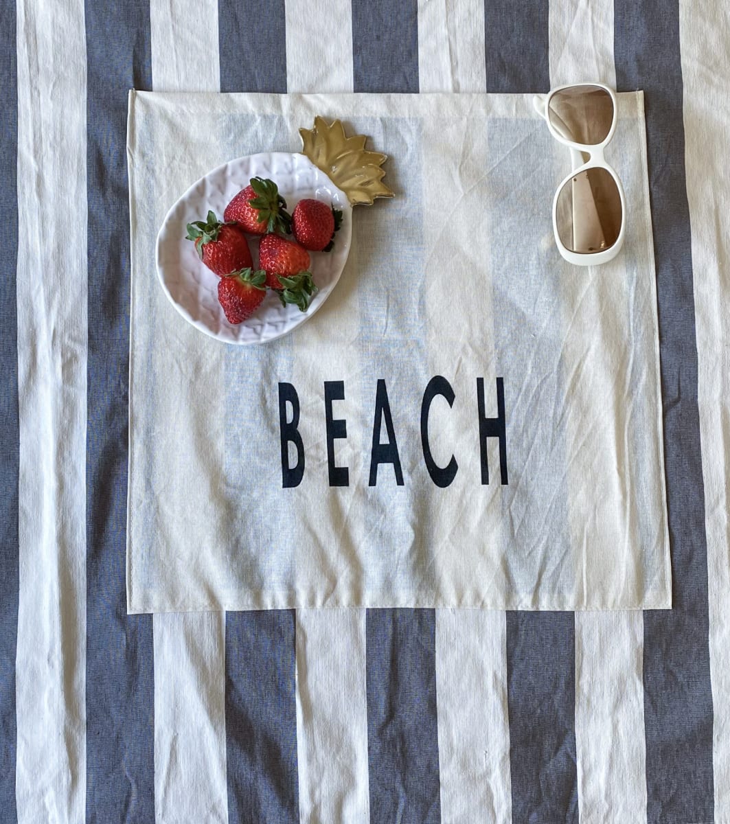 Lona Beach2
