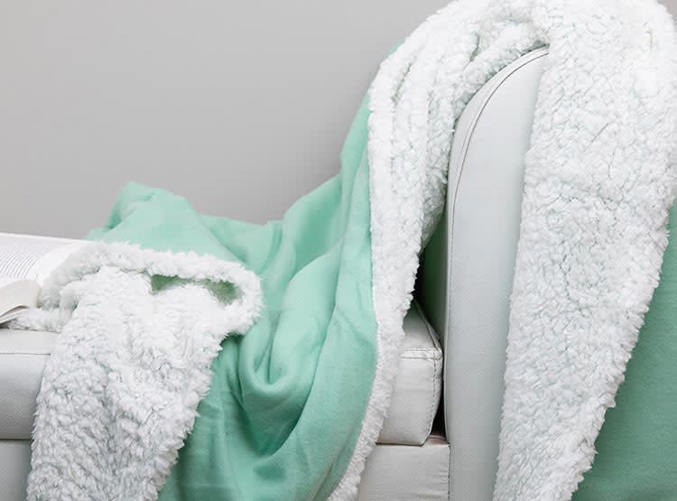 MANTA FLUFFY DELUXE C/SHERPA DORAL5