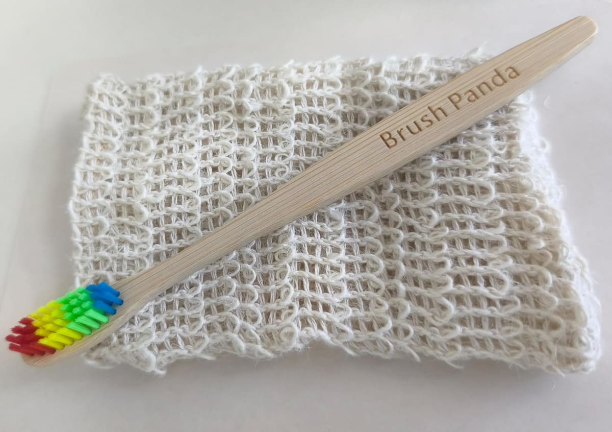 CEPILLO DENTAL ADULTO MEDIO - ARCOIRIS1
